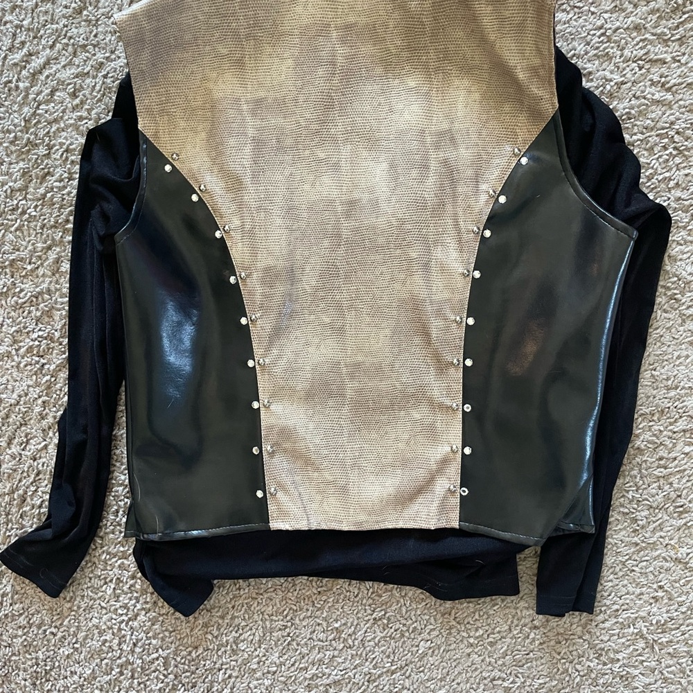 Western pleasure show vest and hobby horse under shirt - Picture 2 of 4